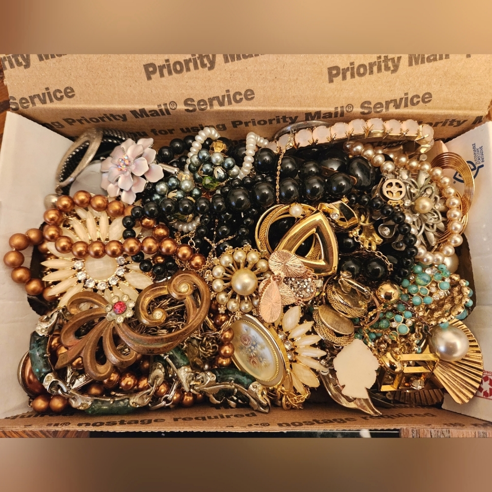 Mixed 2lb Vintage-Modern Costume Jewery Lots! Wearable/Resell, Junk/DIY/Repurp!